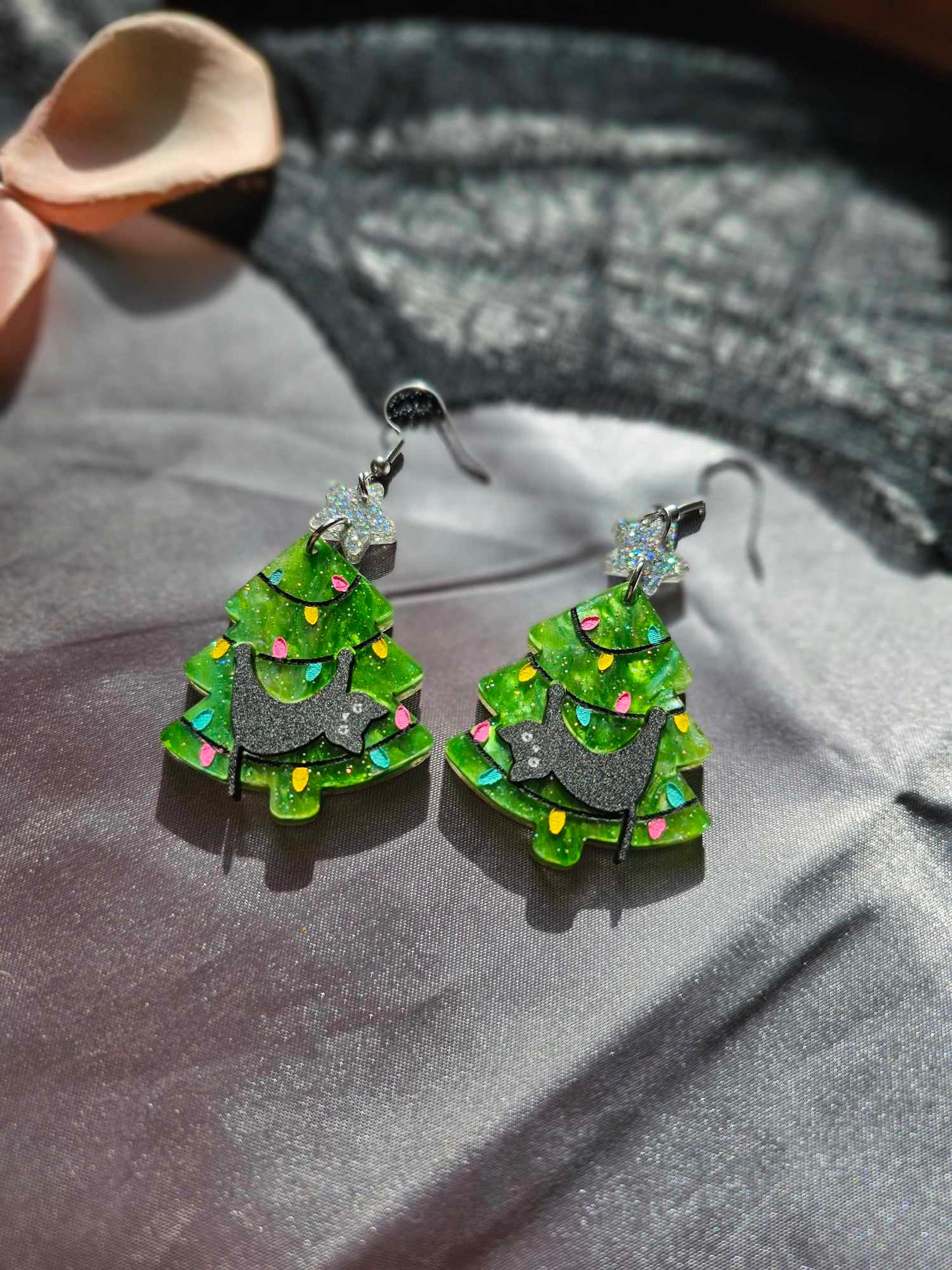 Tangled Kitten Christmas Trees GREEN