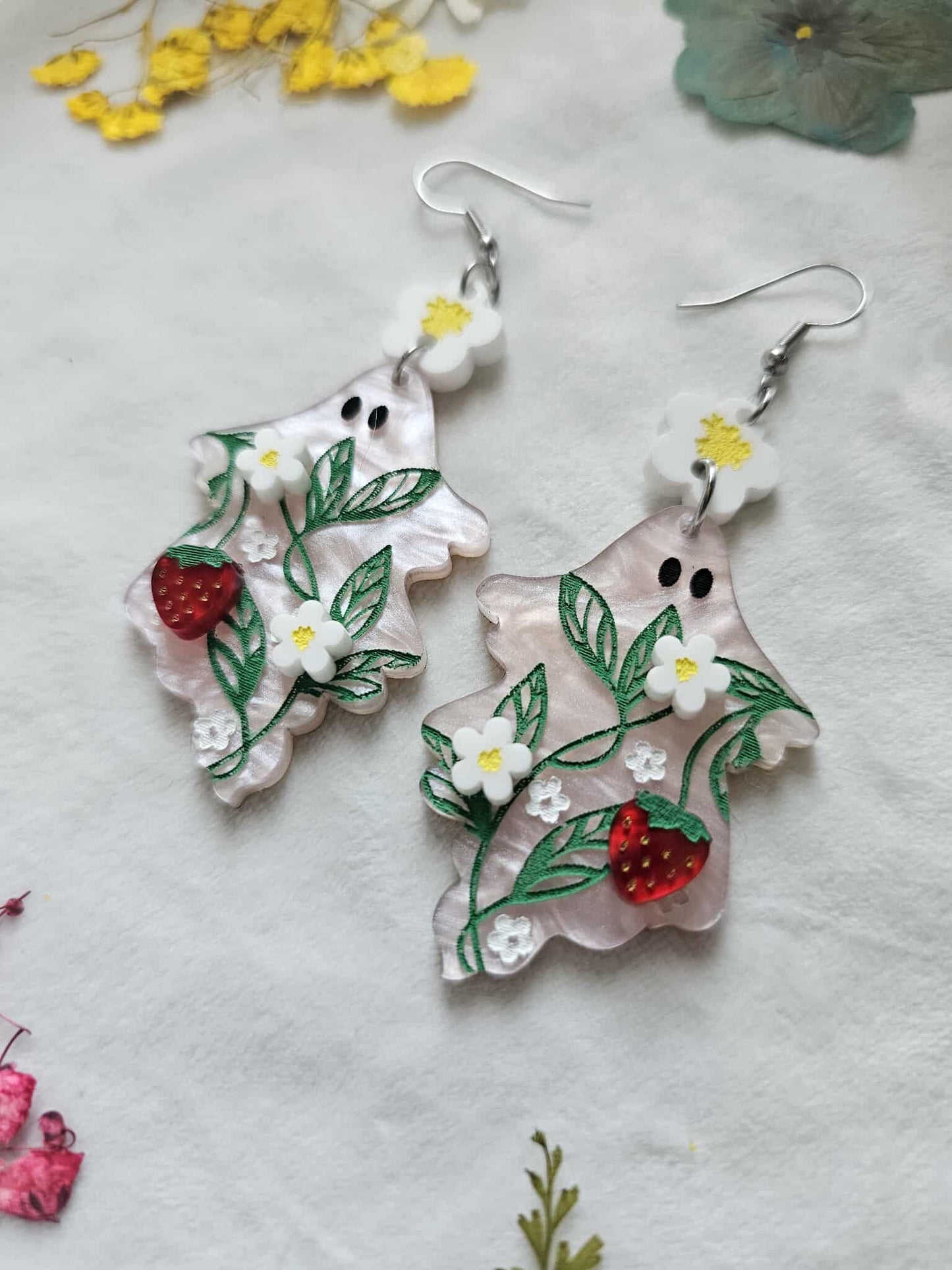 Strawberry Girly Ghosts