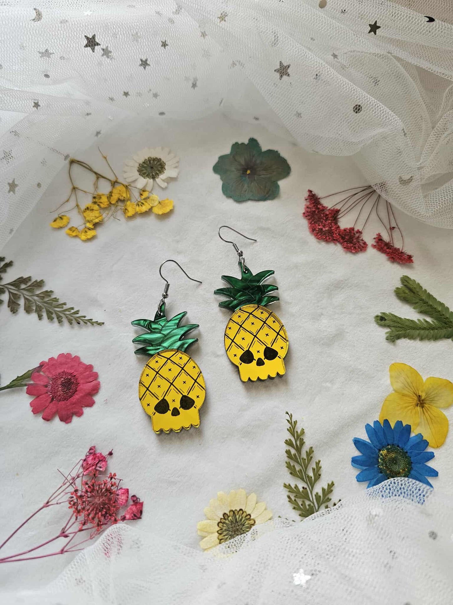 Mirror Pineapple Skulls