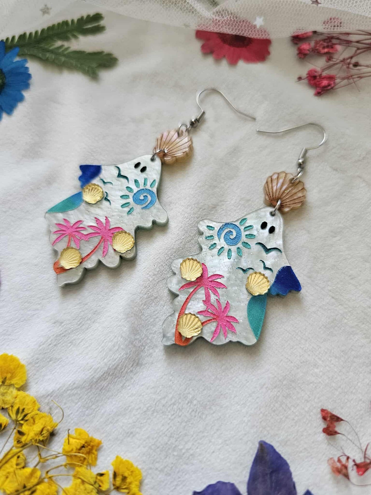 Tropical Girly Ghosts