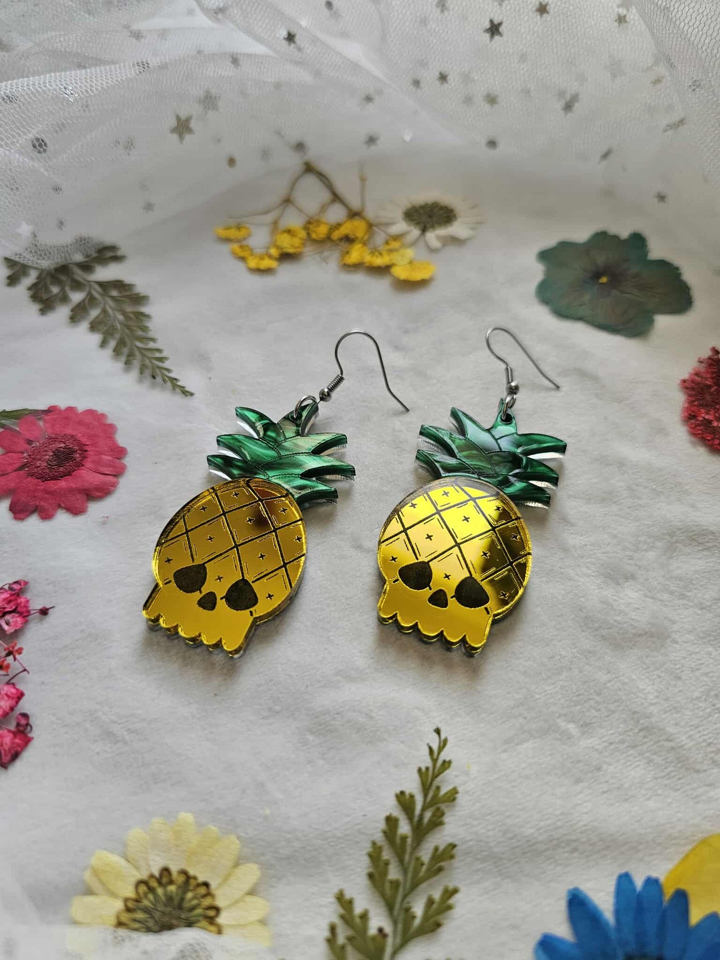 Mirror Pineapple Skulls