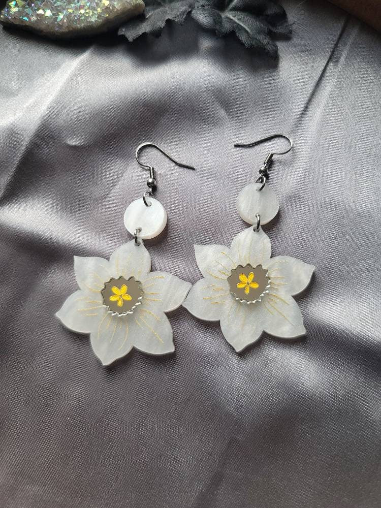 White Pearl Daffodils