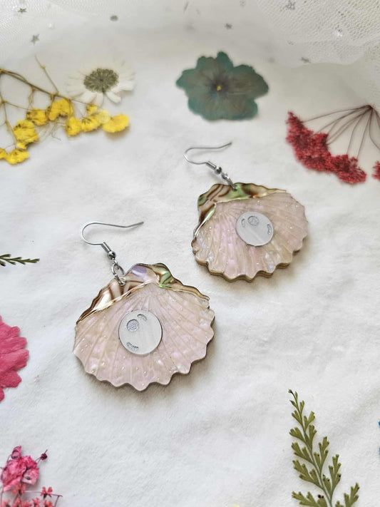 Pearl Oysters