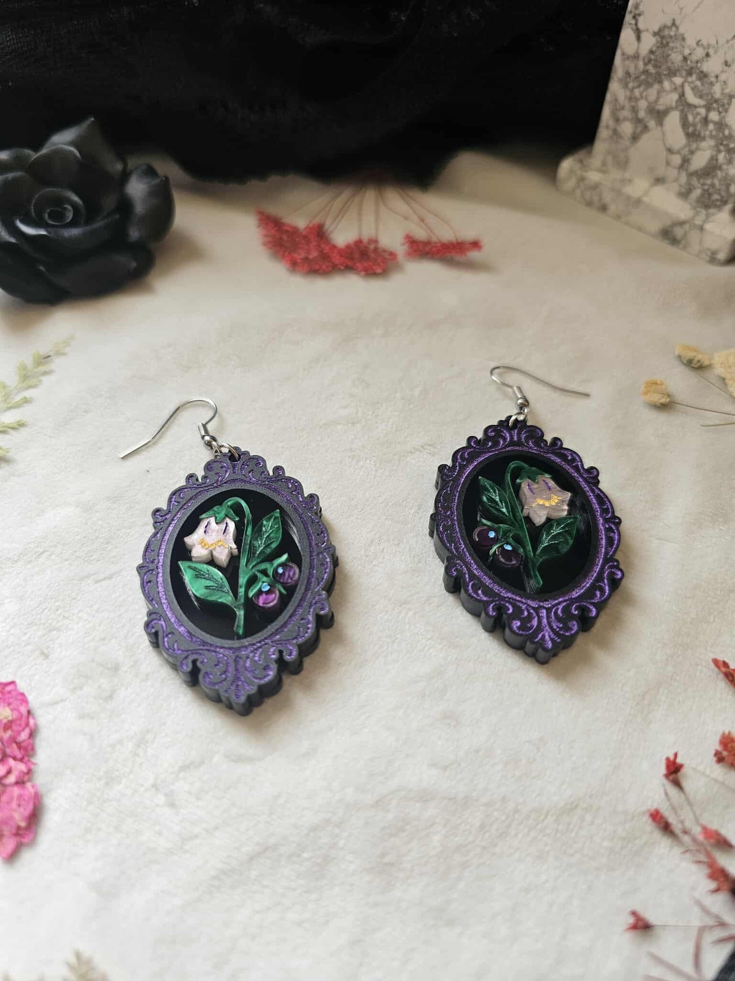 Framed Nightshade