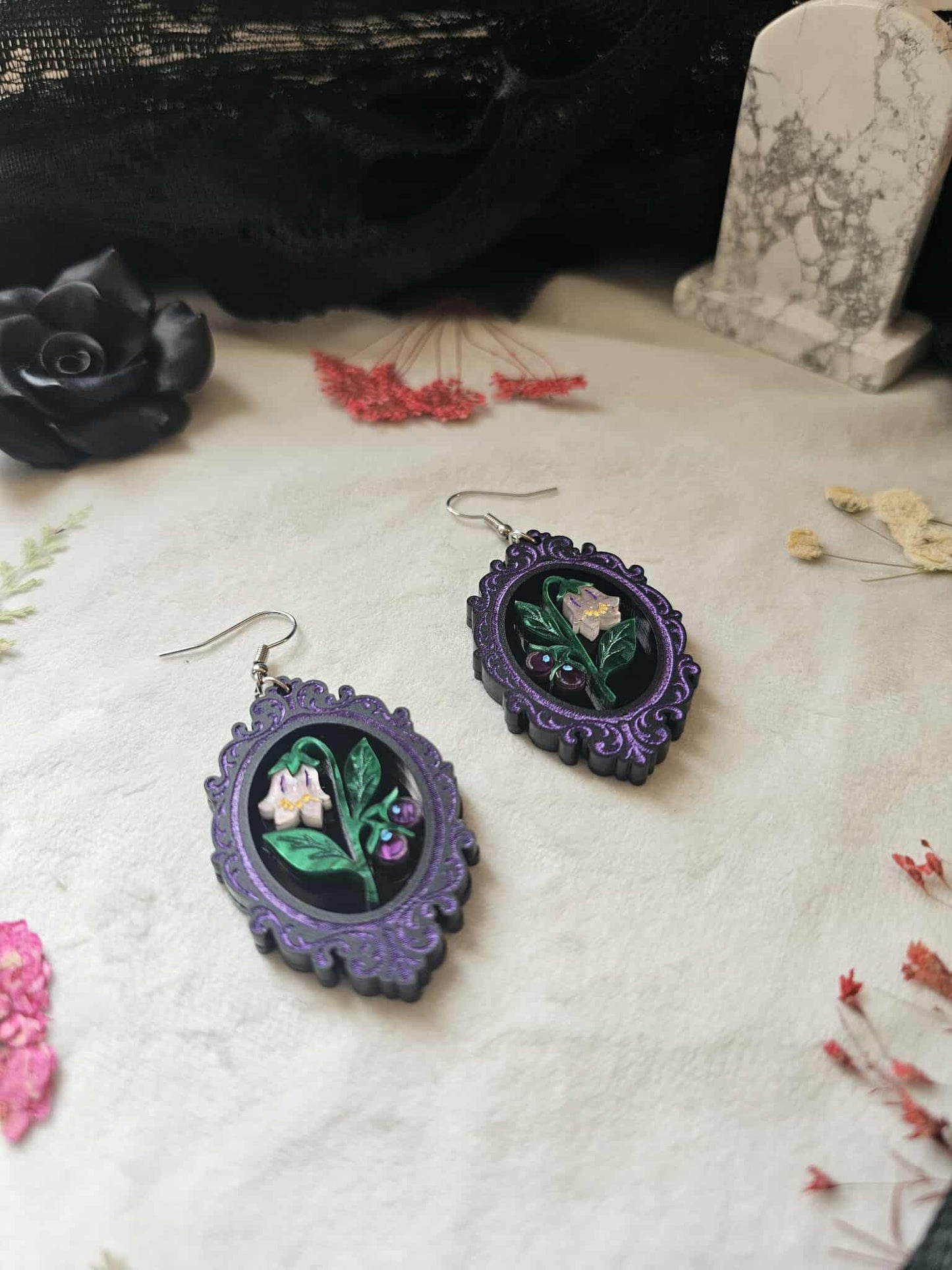 Framed Nightshade