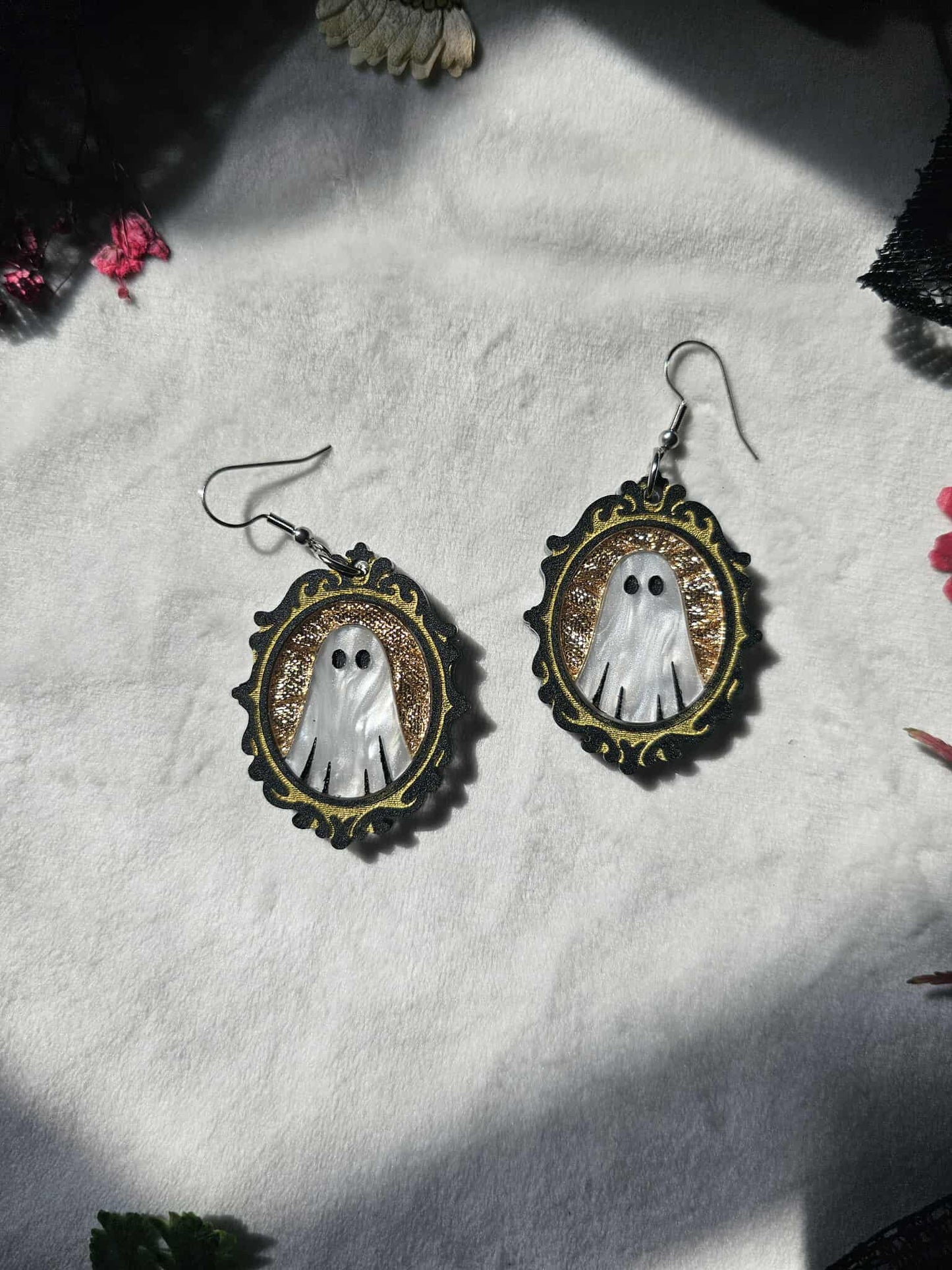 Framed Ghosties