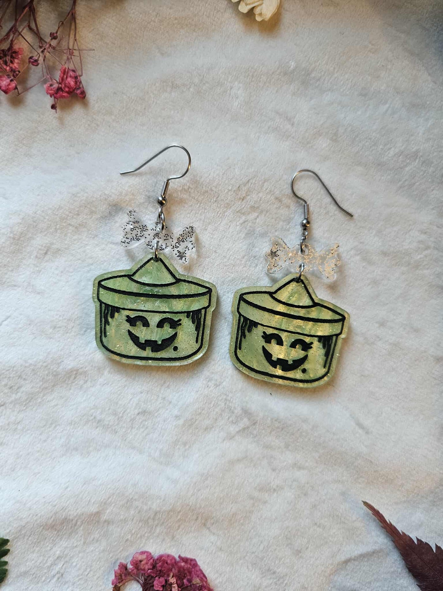 Matching (One Color) Treat Buckets