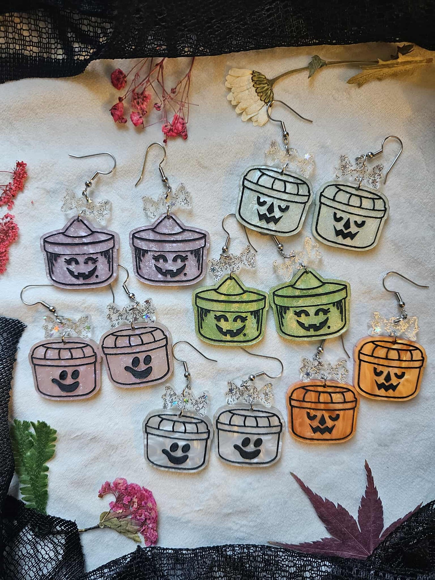 Matching (One Color) Treat Buckets