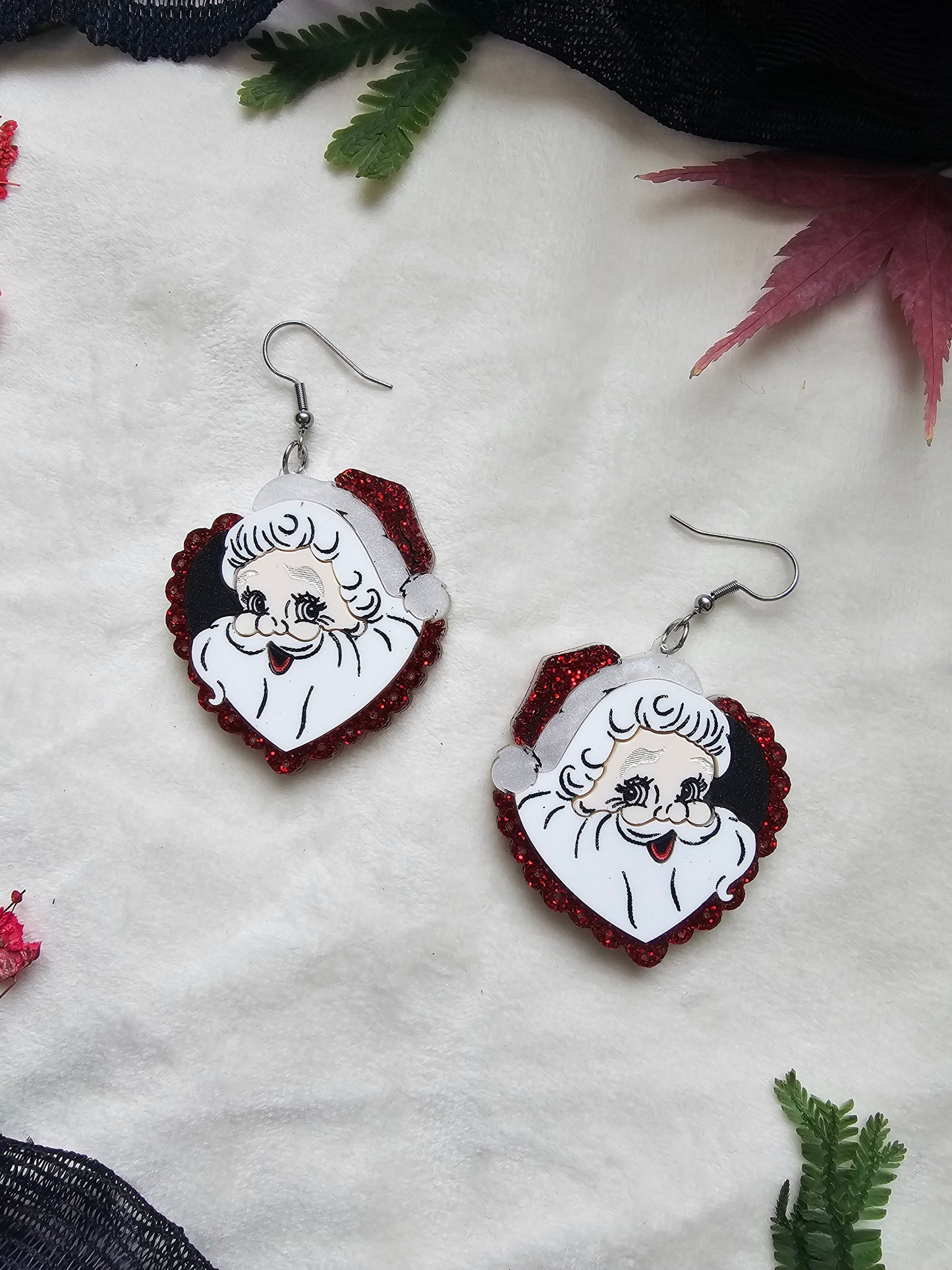 Retro Santa Hearts - Red Glitter