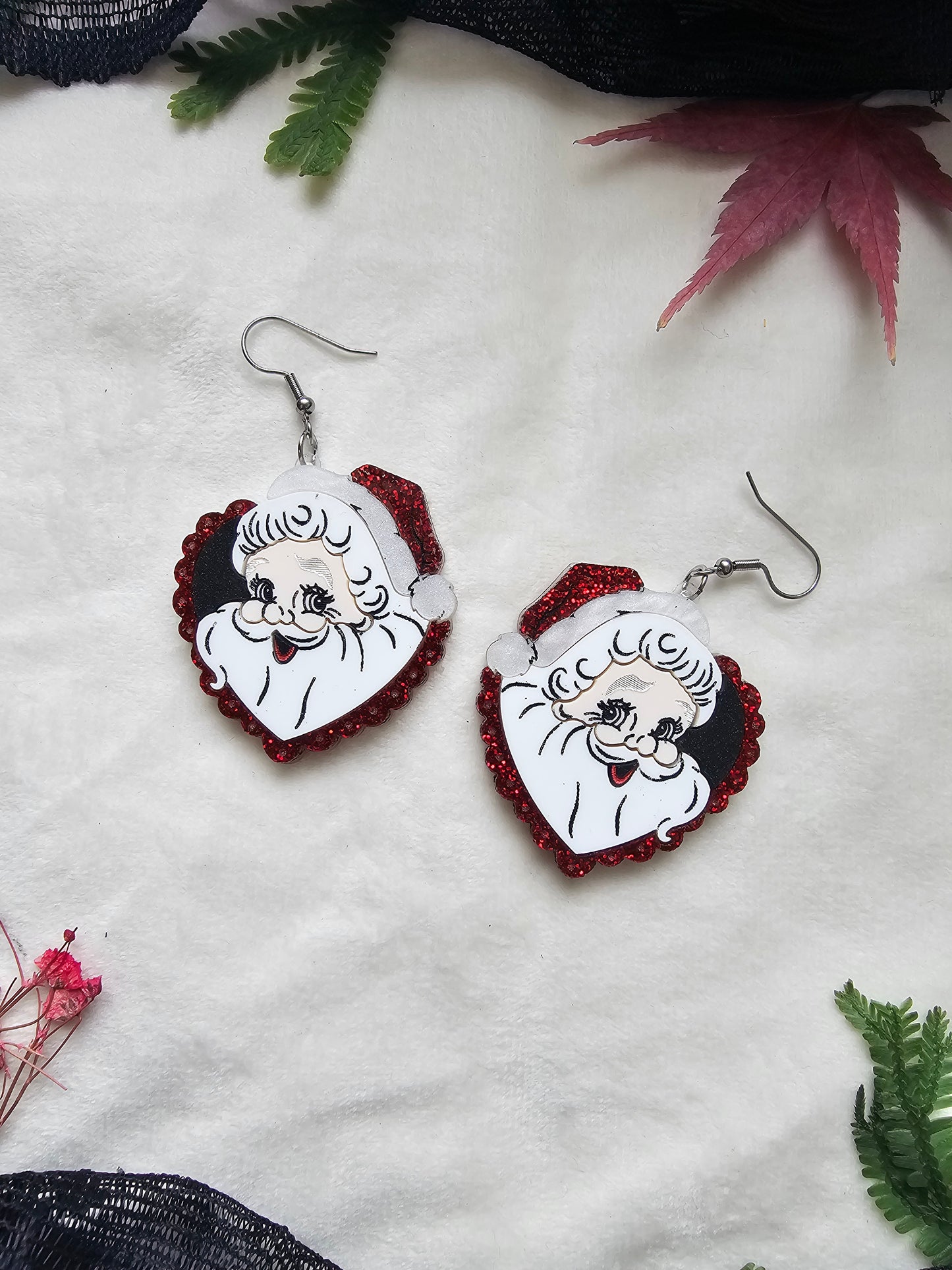 Retro Santa Hearts - Red Glitter