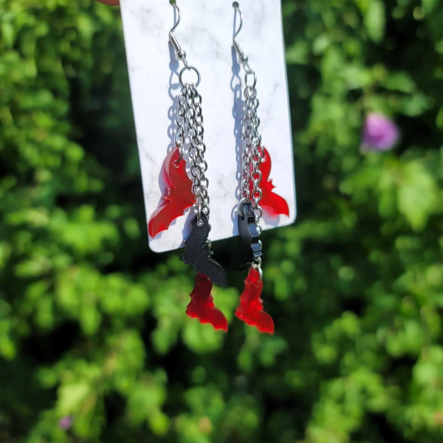 Red Marble & Matte Black Bat Chains